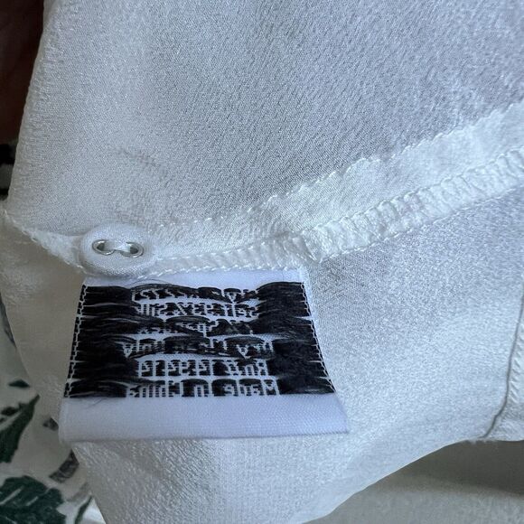 Johnny Was NWOT Silk Embroidered Long Slv Button Down Shirt Blouse V Neck Sz S - Picture 6 of 7